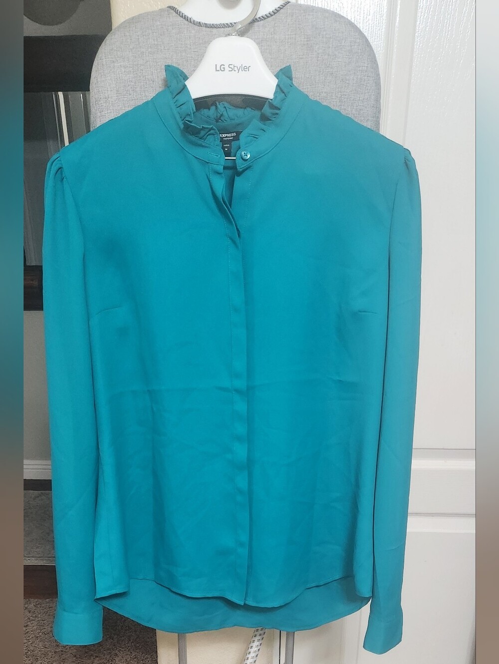 Express Relaxed Ruffle Neck Portofino Blouse Dark Teal Size Medium EUC